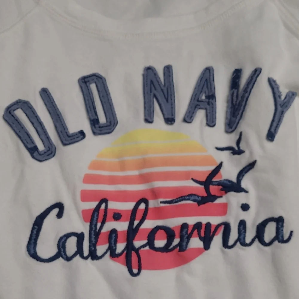 Old Navy White California Graphic Sweatshirt - Picture 4 of 6